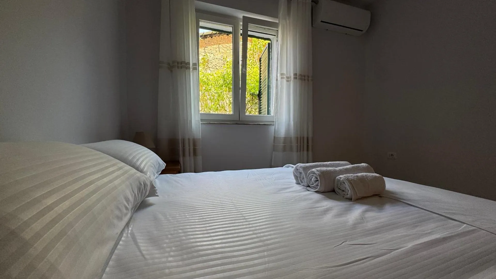 Emiri Center Apartment Tirana