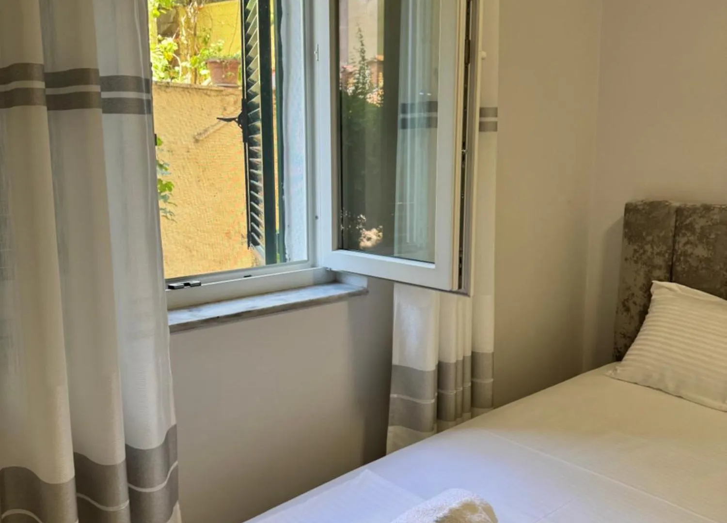 Emiri Center Apartment Tirana 0*,  Albánie
